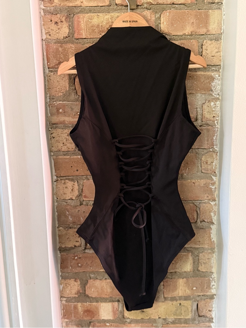 TA3 Sleeveless Surfy Swimsuit - Picture 7 of 9